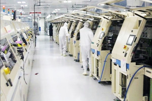 Moving unassembled line in cleanroom